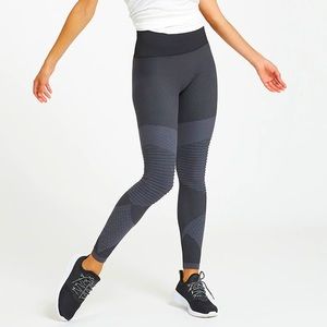 NWOT Spanx ‘Look at me Now’ Seamless Moto Leggings
